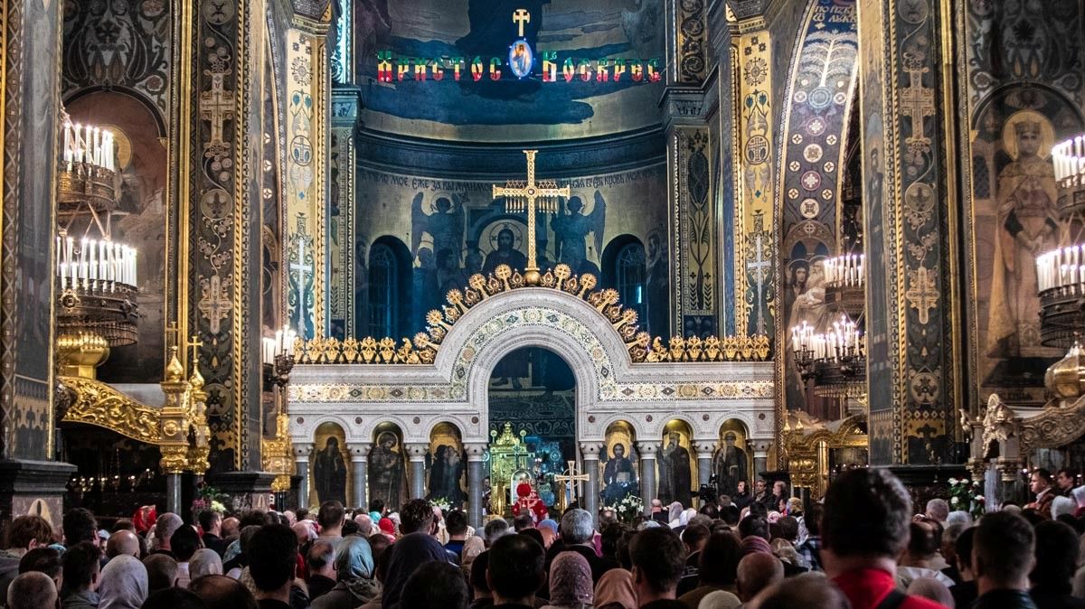 Пасха 2022: каким будет комендантский час в пасхальную ночь и как будут проходить службы