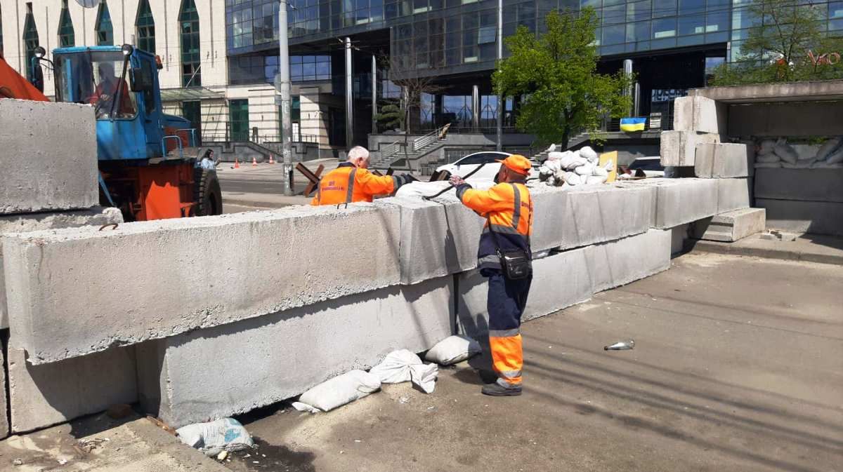 Киев постепенно очищают от блокпостов