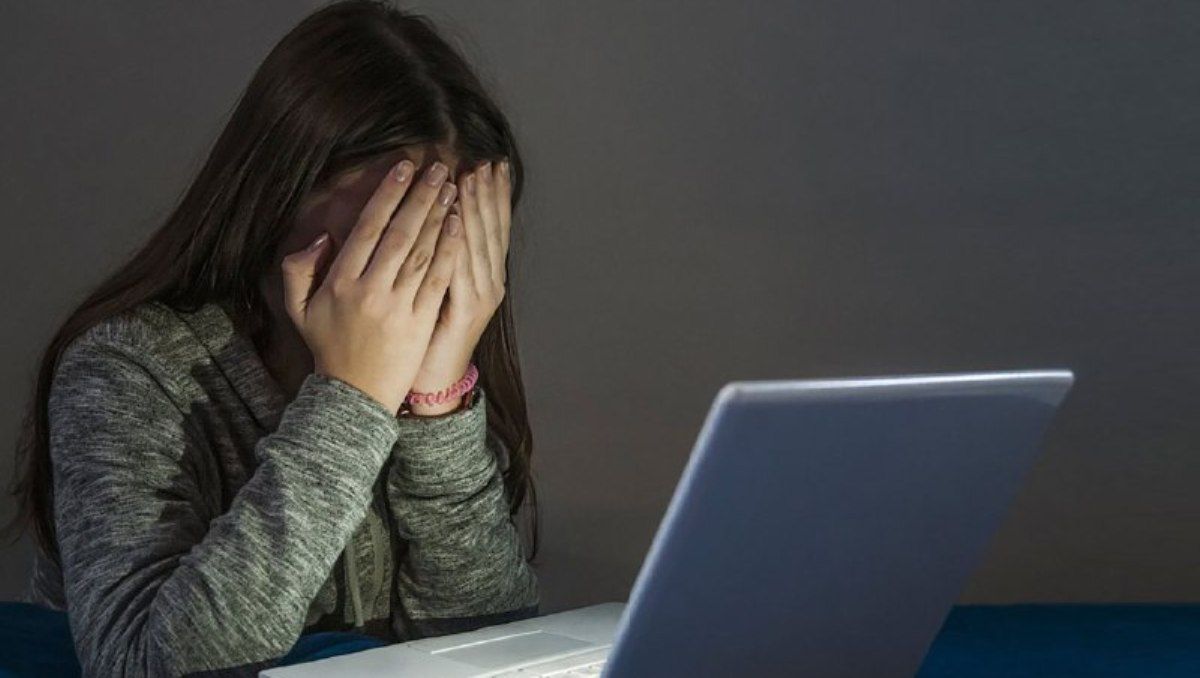 В Киеве 33-летний мужчина развращал малолетних девочек в соцсетях