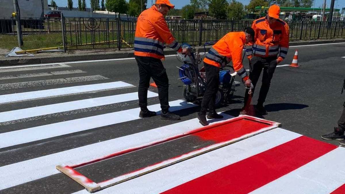 В Киеве обновляют дорожную разметку: где будет усложнено движение в ближайшие дни