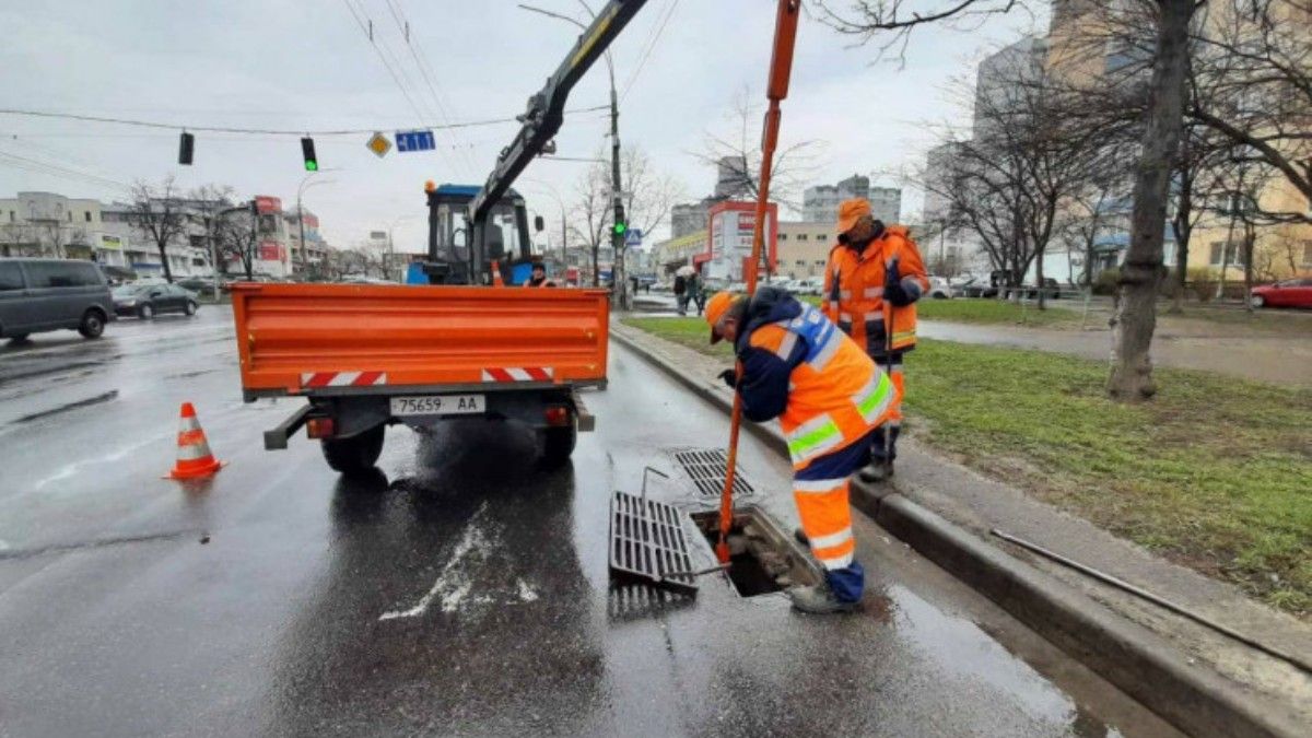 В Киеве ограничат проезд по улице Телиги из-за засоренных ливневок