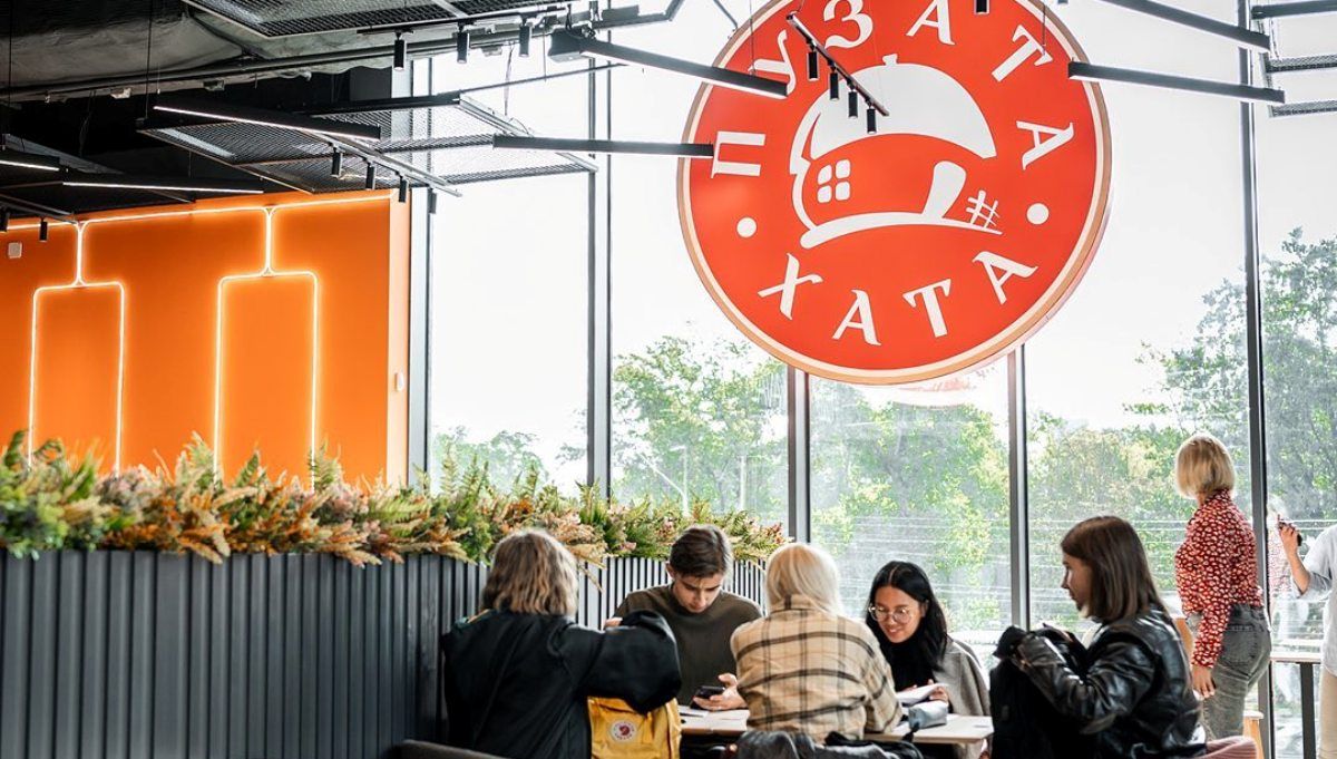 Киеве возобновили работу заведения сети "Пузата хата"