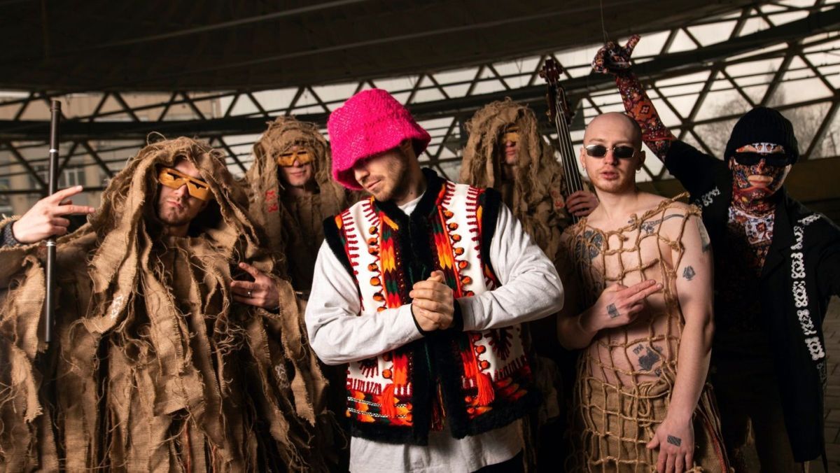 Где купить такую ​​же розовую панаму, в которой группа Kalush Orchestra выиграла Евровидение