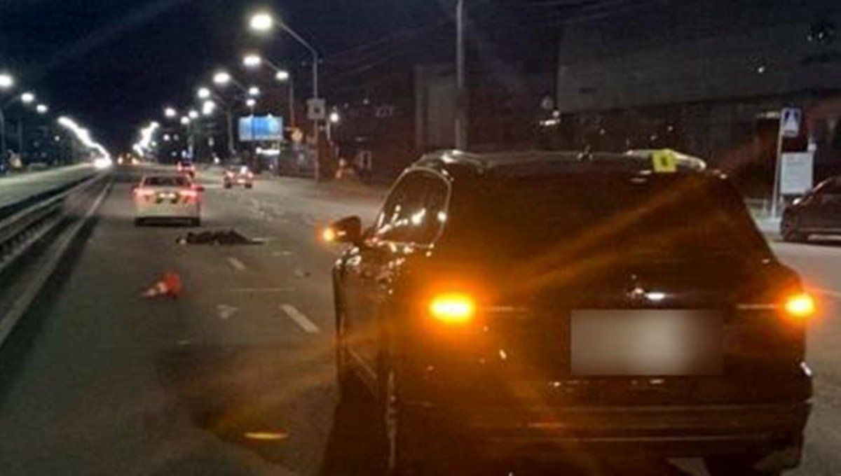 В Киеве Volkswagen сбил мужчину, перебегавшего дорогу: пешеход погиб на месте