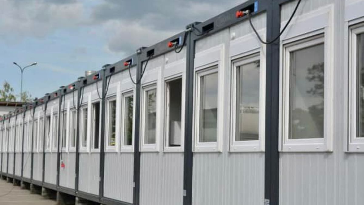 В Буче заканчивают установку модульных городков