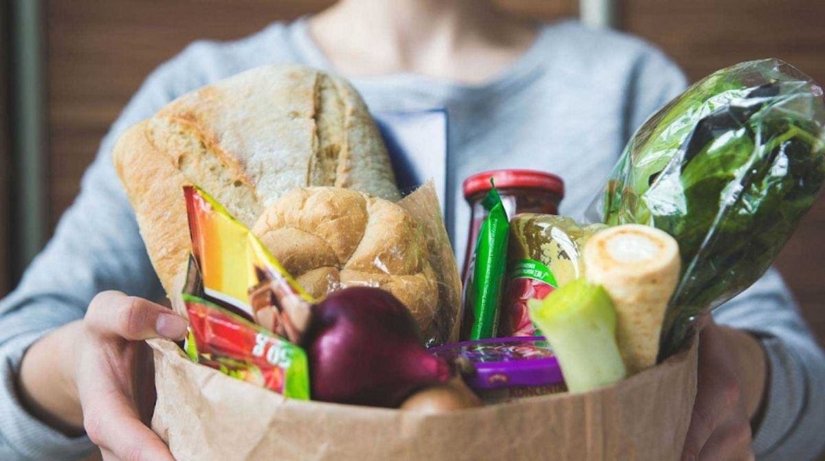 Какие товары чаще всего онлайн заказывают украинцы во время войны: инфографика