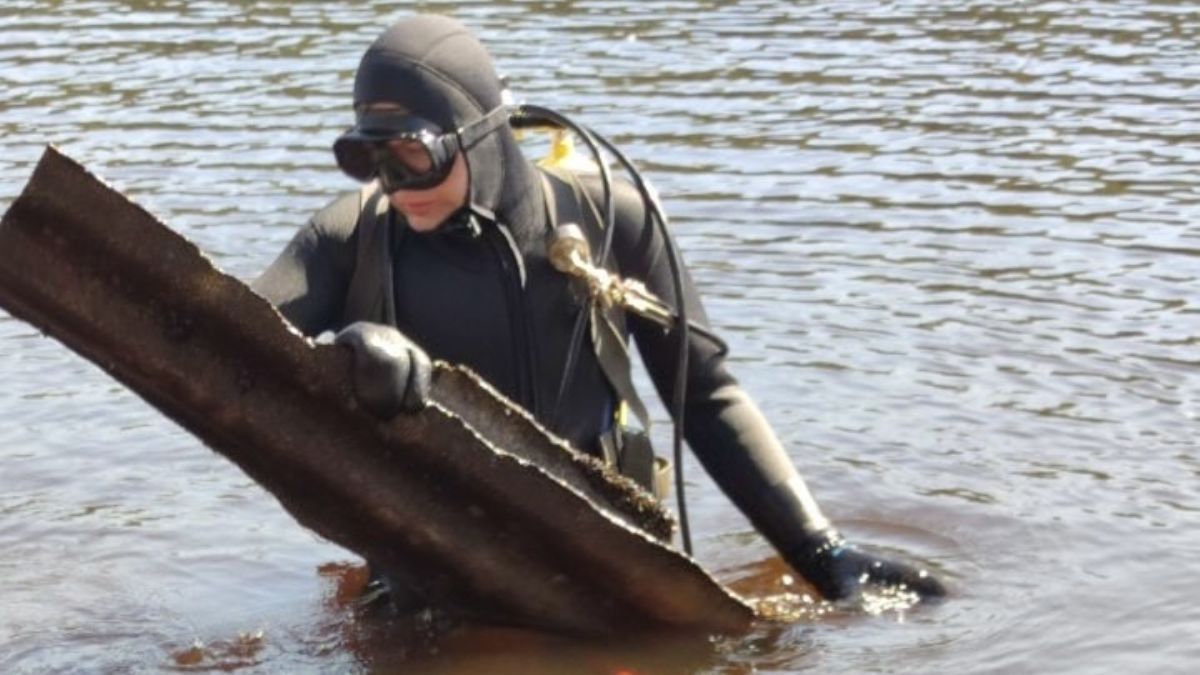 В Киеве проверяют дно акваторий столичных пляжей: купальный сезон все еще закрыт