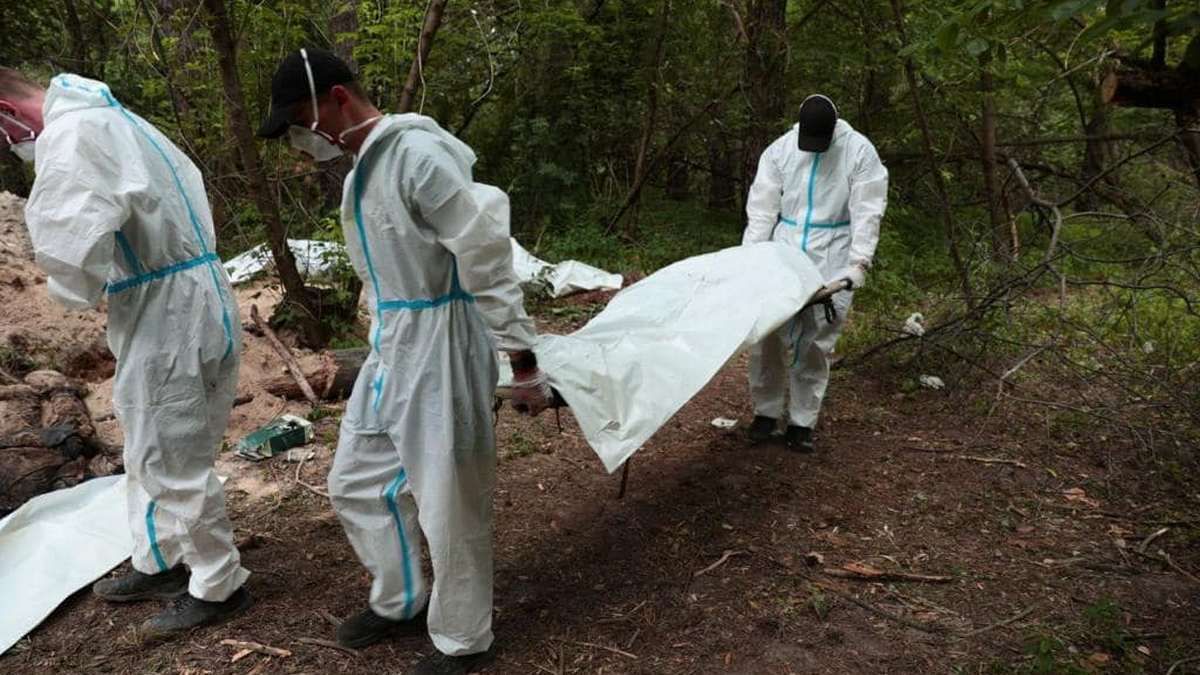 В Киевской области нашли ещё одно массовое захоронение: мирных жителей убили выстрелами в голову