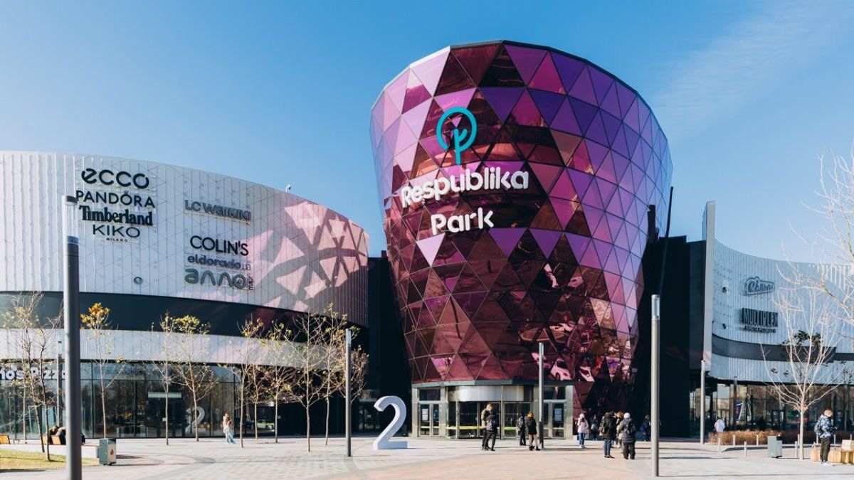 В Киеве продолжают открывать магазины: какие ТРЦ сейчас работают