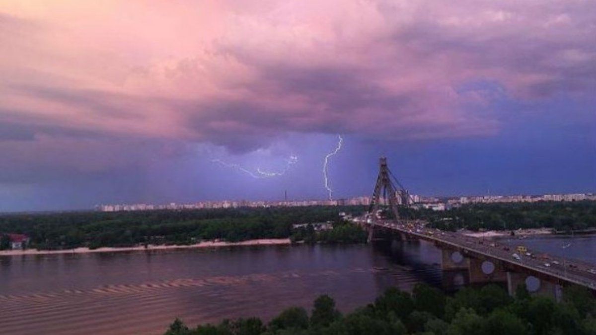 У Києві вводять перший рівень небезпечності, жовтий: яка негода суне на столицю