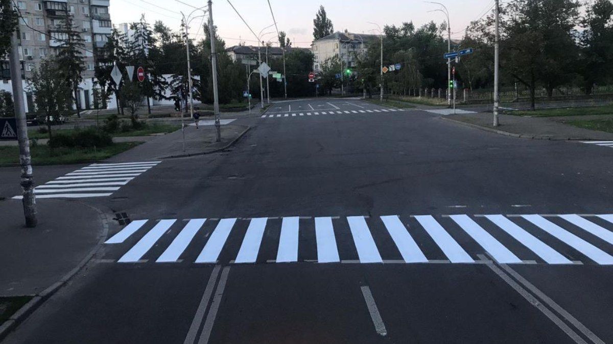 у Києві відновили дорожню розмітку майже на 190 вулицях