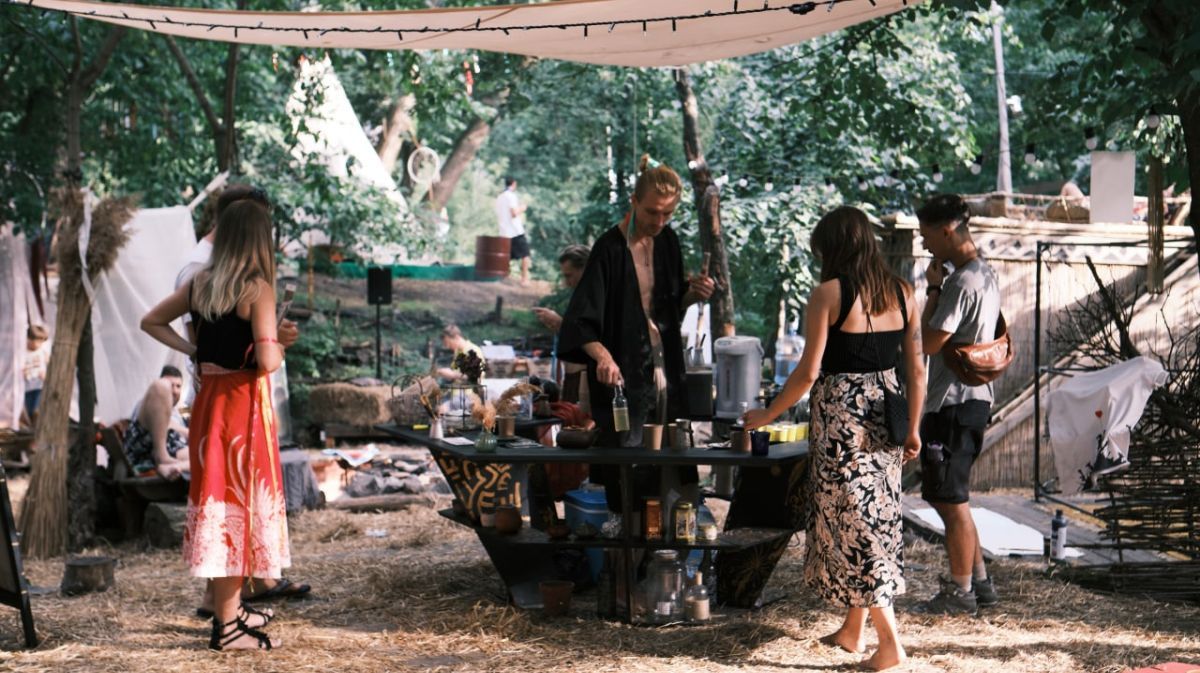 На мобільну стоматологію для ЗСУ та ВПО: київський фестиваль збиратиме кошти на благодійність за допомогою арту