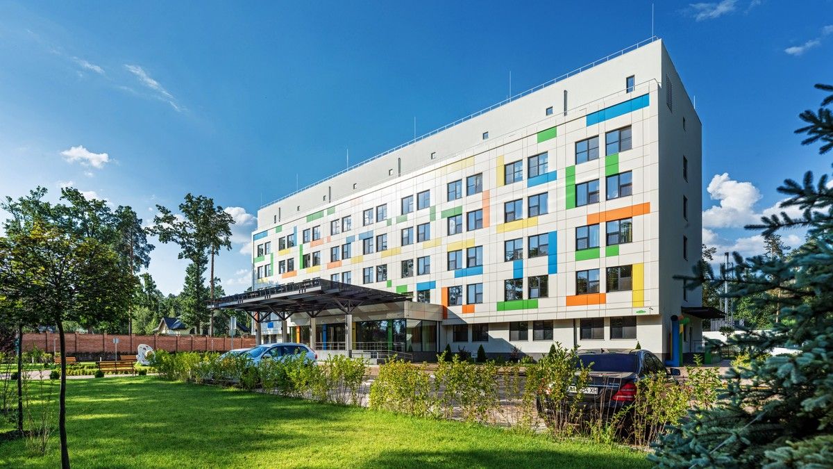 Пологовий будинок «Лелека» відновлює роботу з хірургічними напрямками