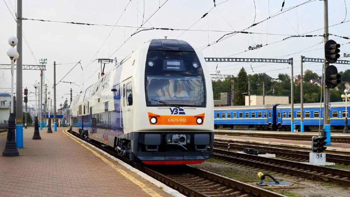 Двум поїздам Інтерсіті+ із Києва додали зупинок на приміських станціях