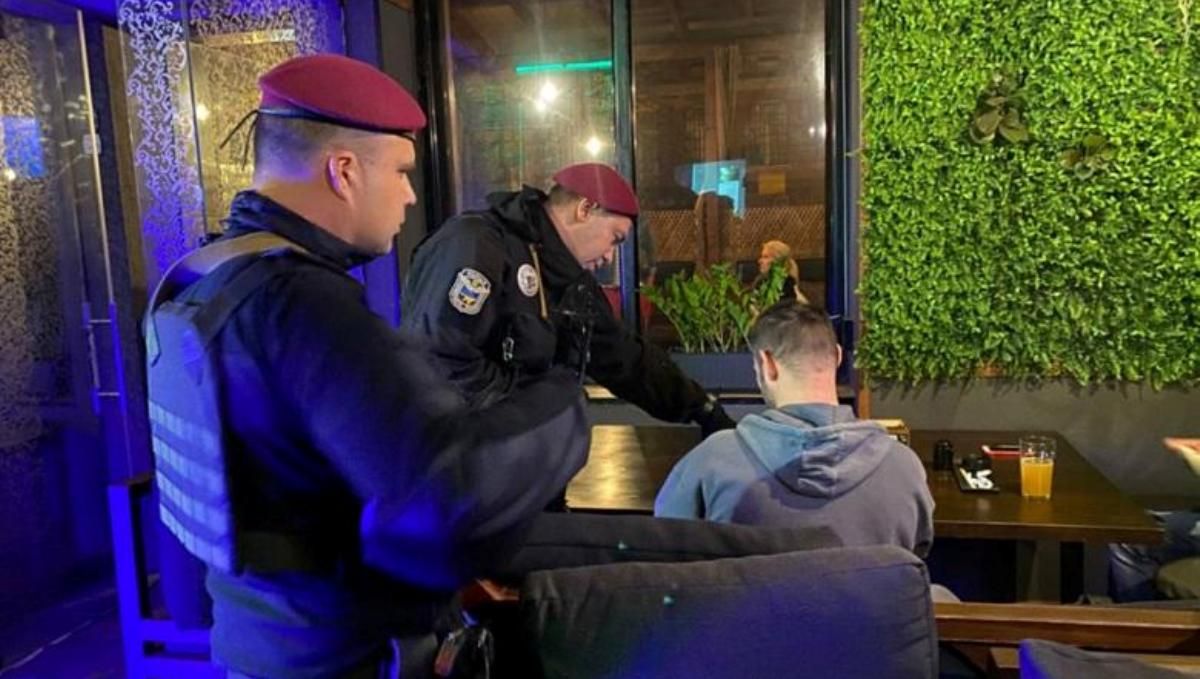 У Києві продовжують перевірку роботи закладів відпочинку та роздавати повістки: звіт за вихідні