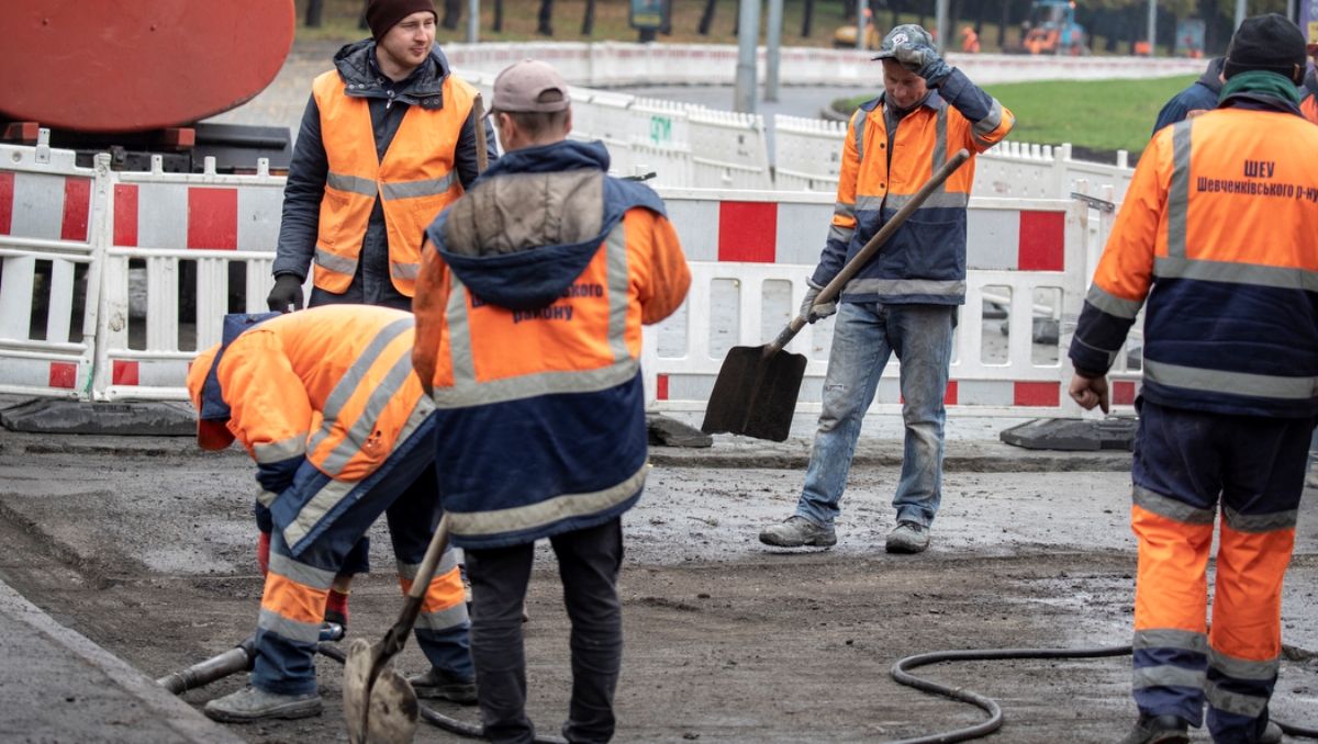 У Києві на Оболоні на три тижні перекриють тротуари: де саме