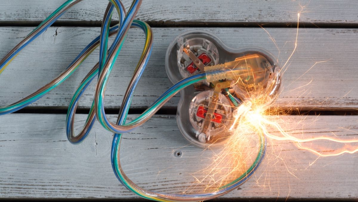 Київ готується до важкої зими: як не спричинити перенавантаження в роботі електросистем у своїх квартирах