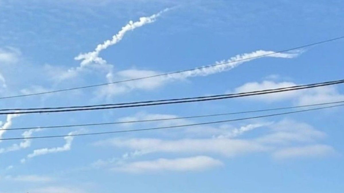 Взриви у Києві: над столицею ППО збила кілька російських ракет