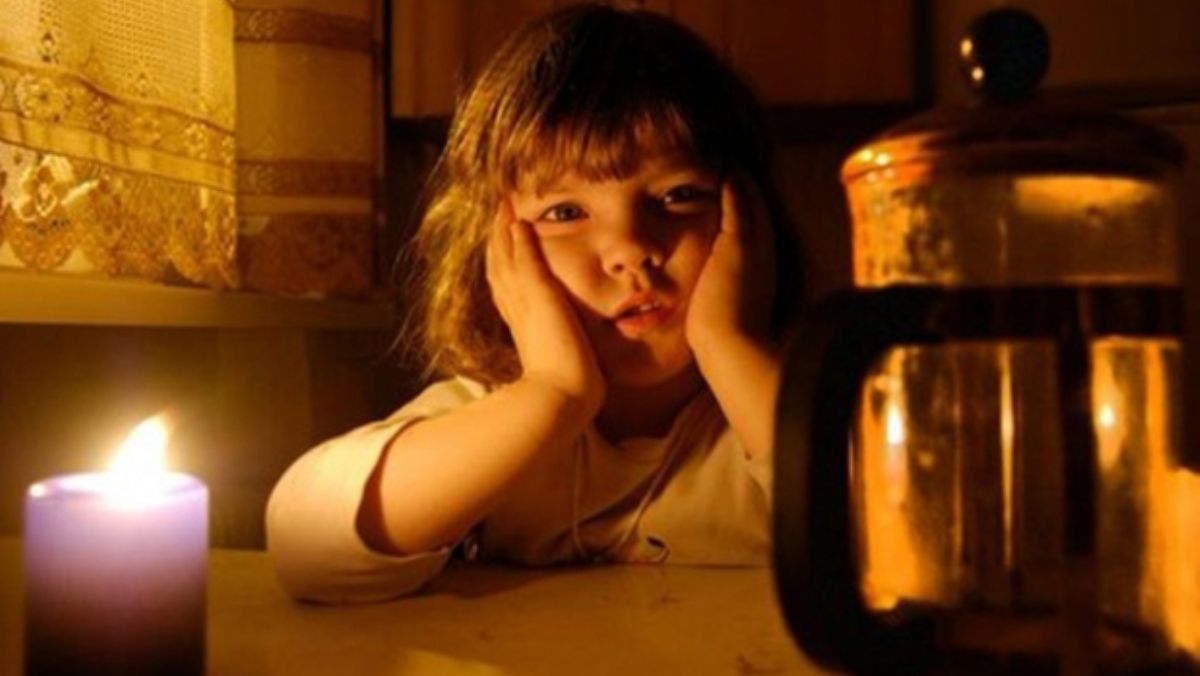 У Києві продовжать відключення світла: що відомо