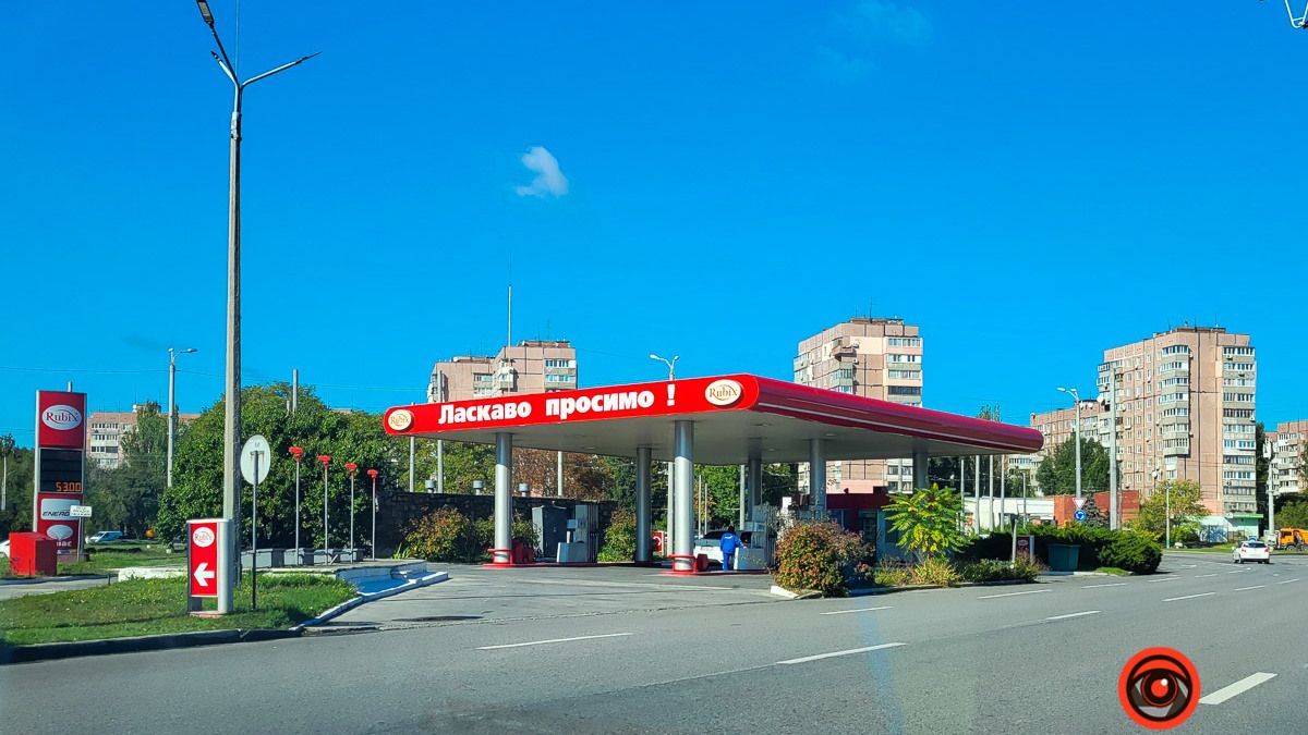 У Києві на одній з АЗС у бак авто залили бензин замість дизеля: що вирішив суд