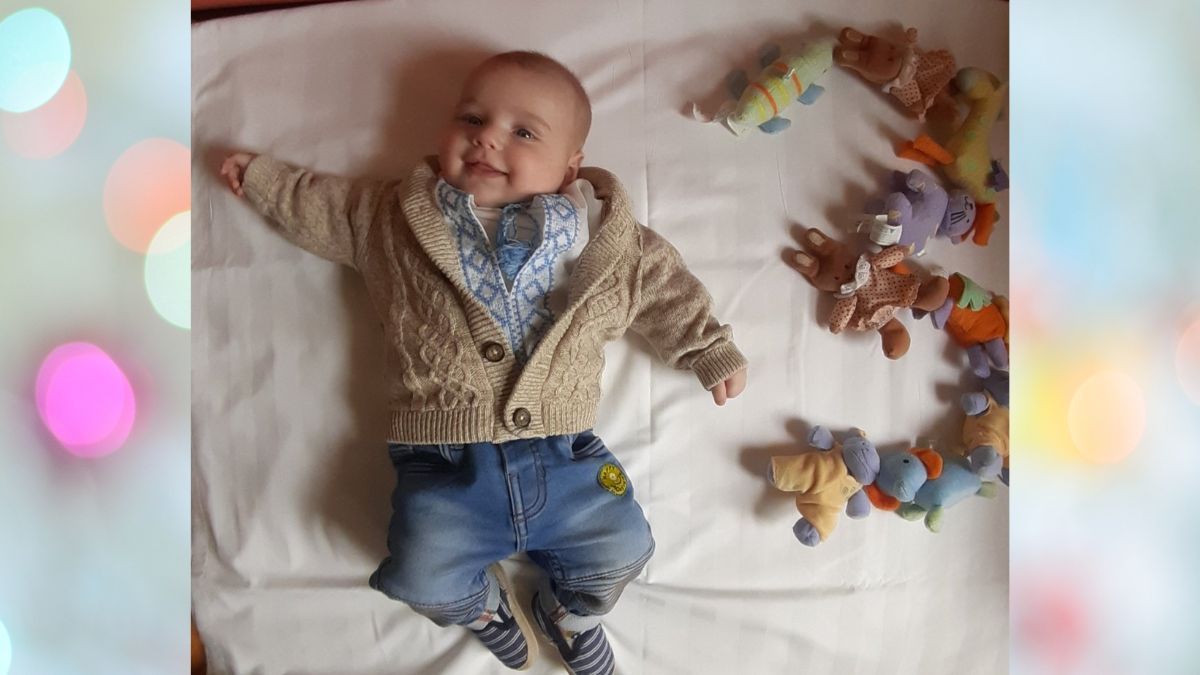 Неймовірна історія возз’єднання немовляти з батьками, яких розлучила війна