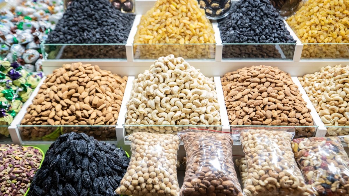 Де у Києві купити свіжі продукти на святковий стіл: адреси