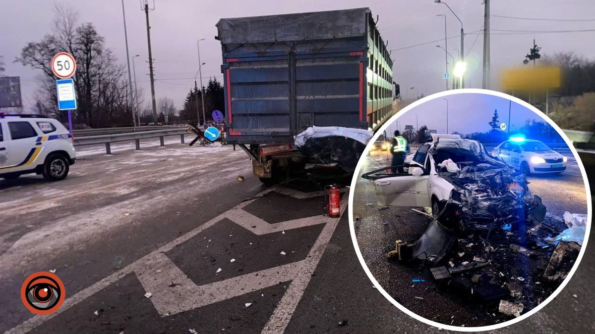 Під Києвом Chevrolet влетів під вантажівку: постраждалих з авто вирізали рятувальники