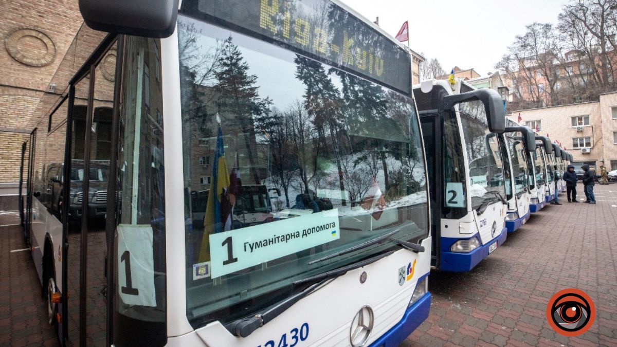 У Києві почали курсувати ще 13 автобусів, які столиця отримала у якості допомоги