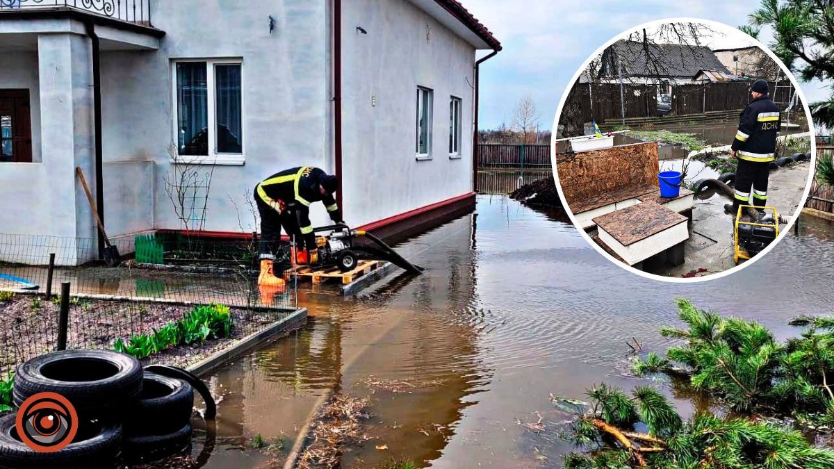 На Київщини через інтенсивні опади затопило приватні будинки