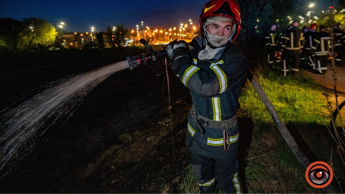 У Києві на Лобановського сталася масштабна пожежа: що горіло