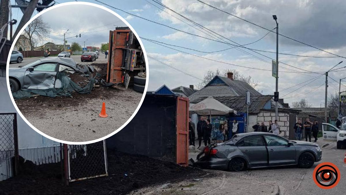 На Київщині КАМАЗ влаштував ДТП з легковиками Acura та Volkswagen