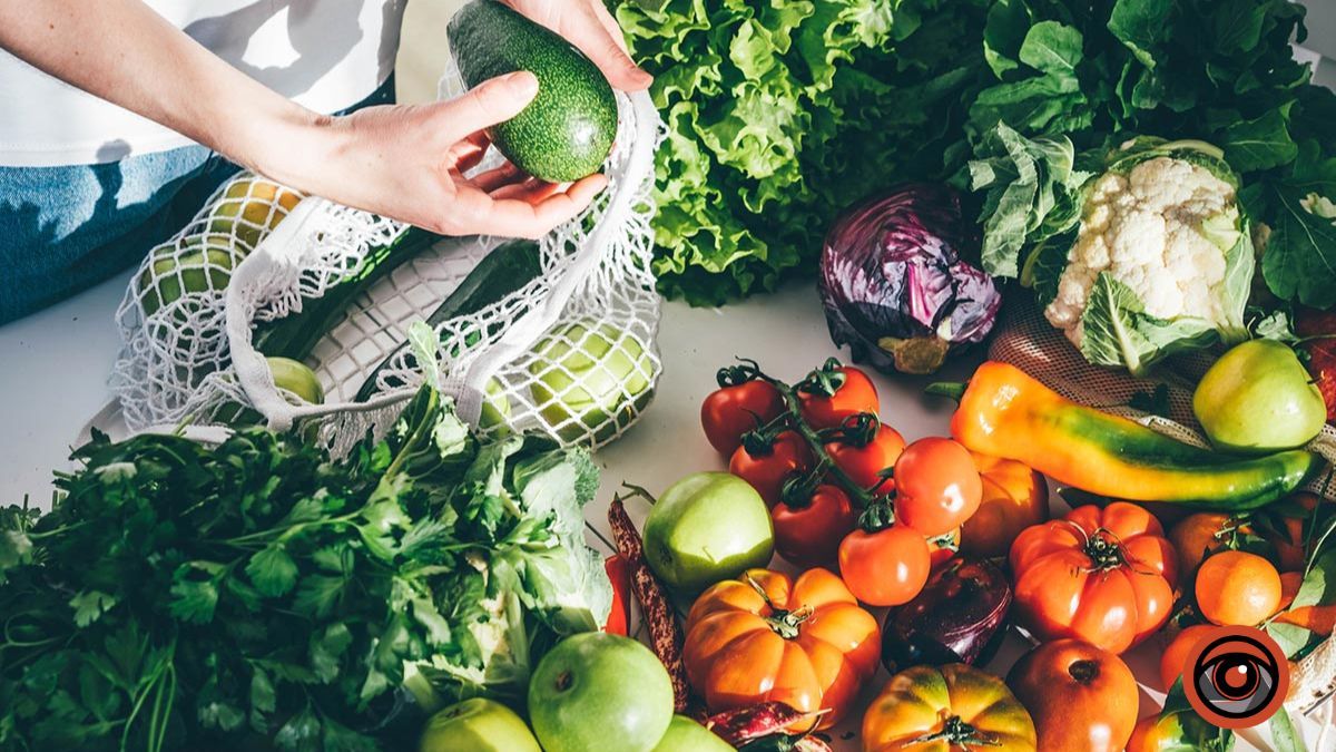 Де у Києві купити свіжі овочі та фрукти біля дому: адреси