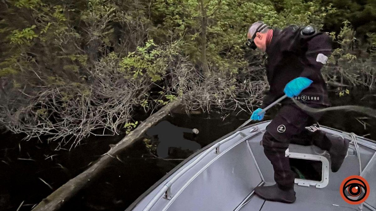 У Києві у Гідропарку з води дістали тіло чоловіка
