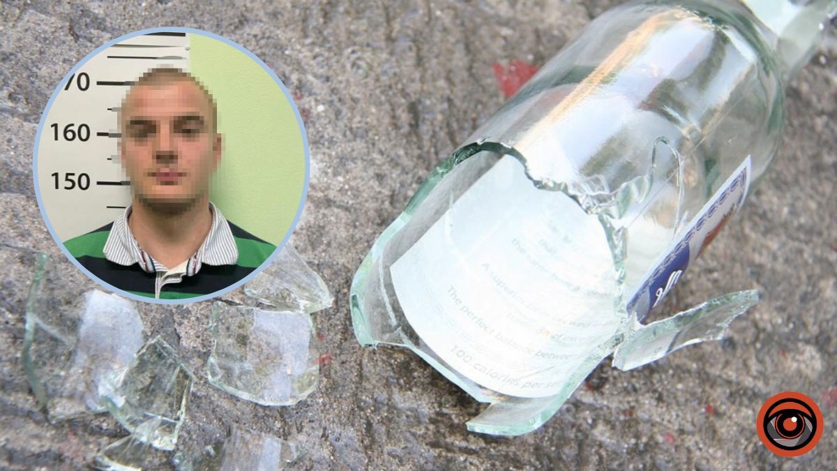 У Києві біля супермаркета пляшкою забили чоловіка: він помер