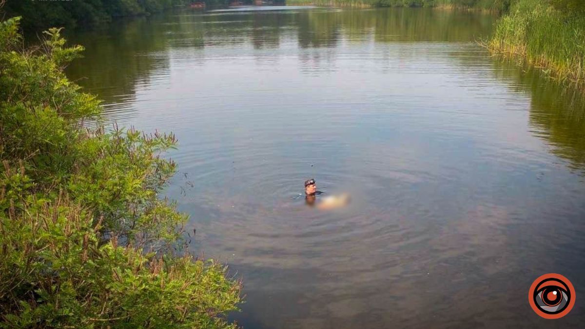 У Києві в озері на території санаторію дістали тіло чоловіка