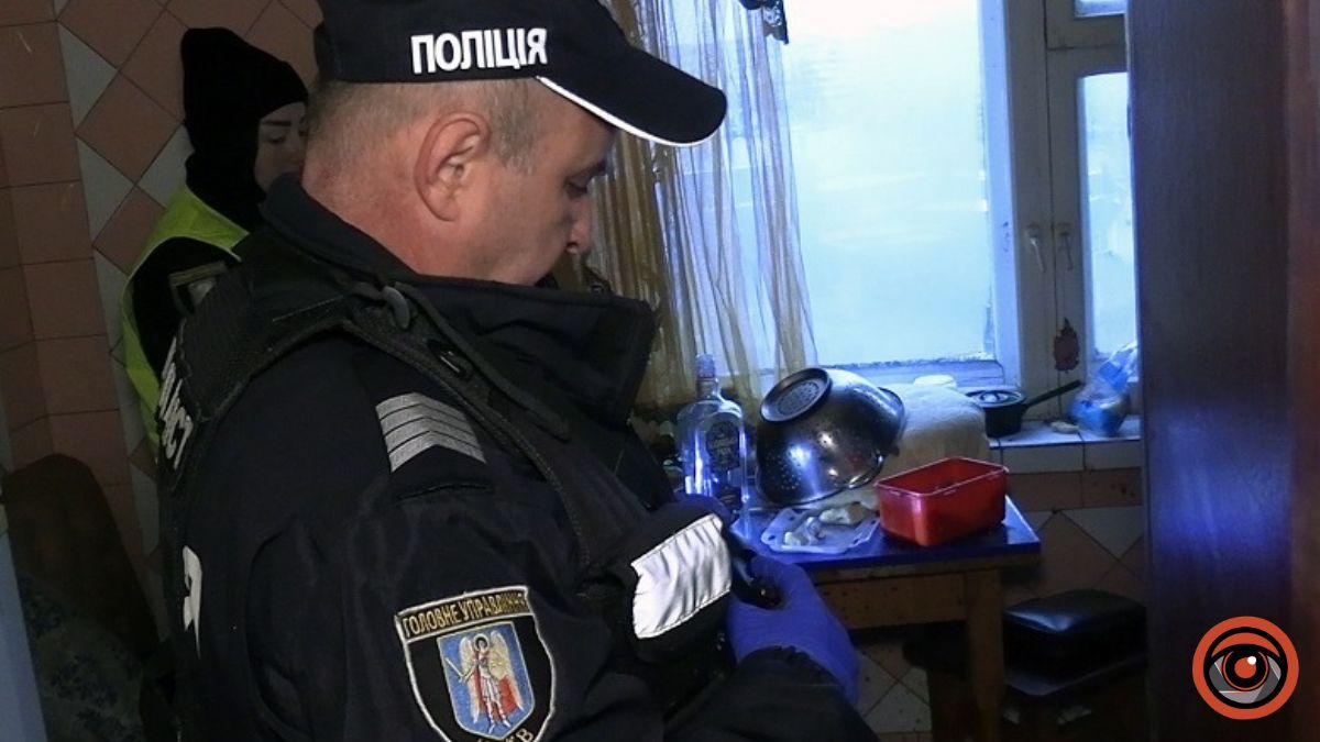 У Києві чоловік зарізав родину та намагався вбити свідків