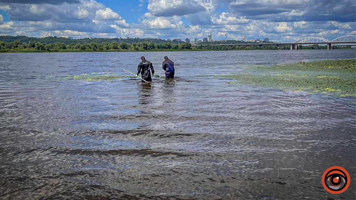 У Києві з Дніпра дістали тіло чоловіка