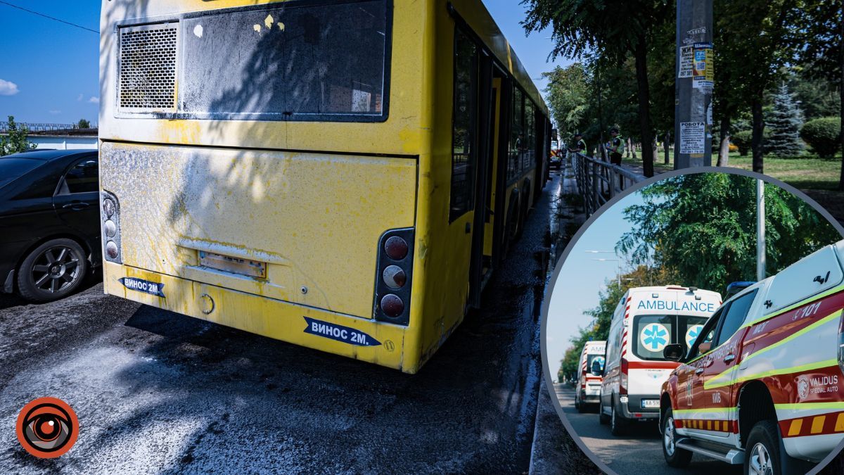 У Києві на ходу загорівся маршрутний автобус