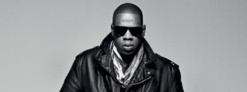 Памятник домогательствам, новый логотип Lacoste и список рэперов-богачей: ТОП новостей дня