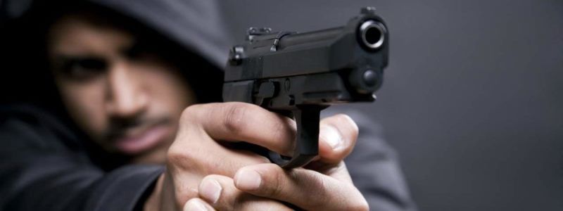 В Броварах парень расстрелял людей: двое в больнице