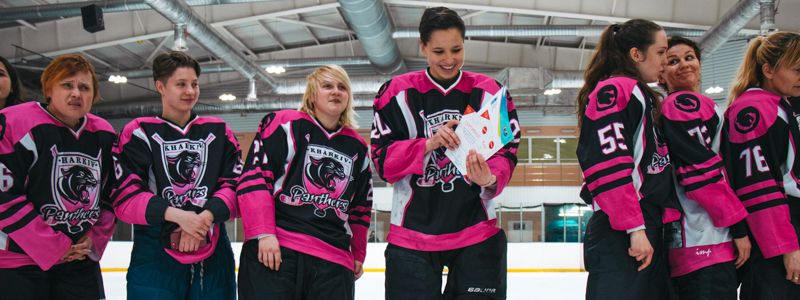 В Киеве королевы, пантеры и белочки показали свое мастерство на льду