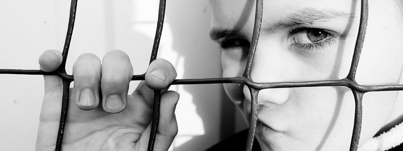 В Киеве 8-летний мальчик продолжает доставать одноклассников: что ответили в райадминистрации