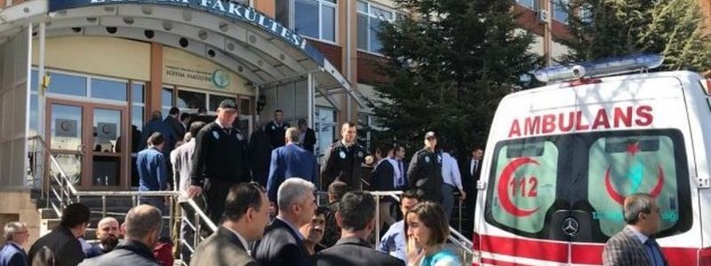 Стрельба в университете, смерть легенды футбола и закрытие популярного курорта: ТОП новостей дня