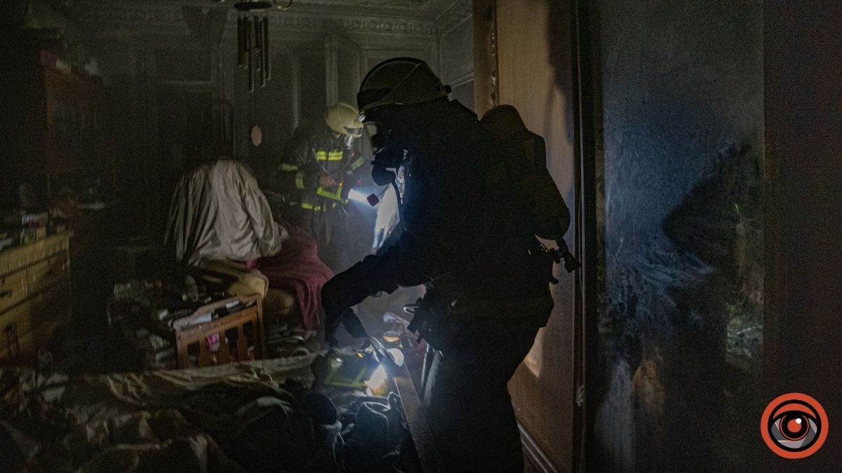 У Києві під час пожежі в Голосіївському районі в квартирі загинула жінка