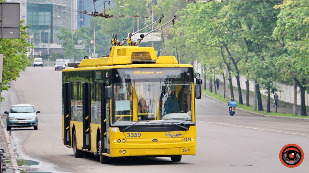 У Києві тимчасово зупиняють курсування тролейбусу: де і коли