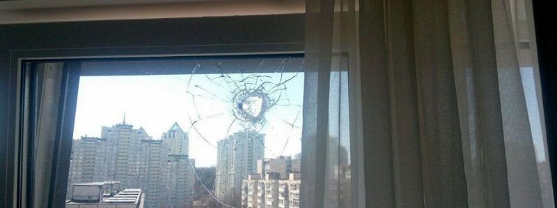 Перед Пасхой пьяные жители Киева расстреляли многоэтажку