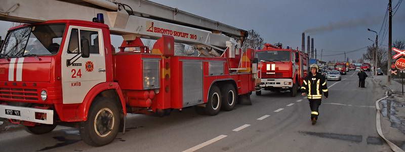 В Киеве горели биотуалеты и шины
