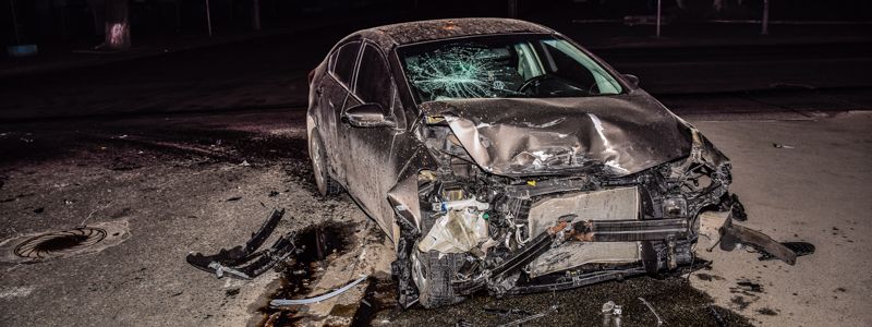 В Киеве Hyundai Accent сильно торопился и влетел в BMW