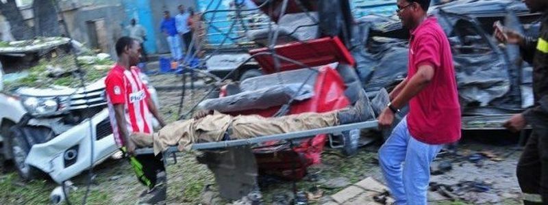 Взрыв во время футбольного матча, автокатастрофа с десятью погибшими и закрытие Эйфелевой башни: ТОП новостей дня