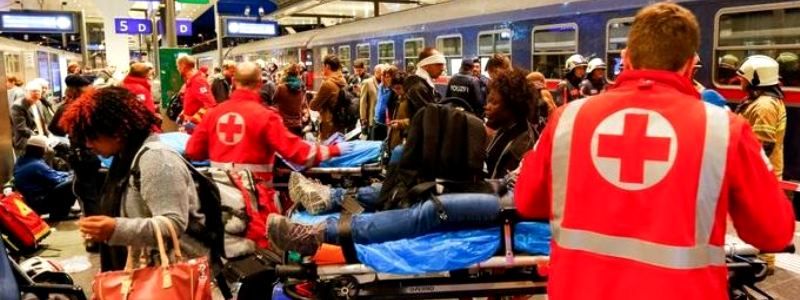 Смерть самого старого человека в мире, отравление школьников и столкновение поездов с 54 пострадавшими: ТОП новостей дня